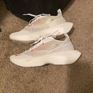 White Nike Vista Lite sneakers